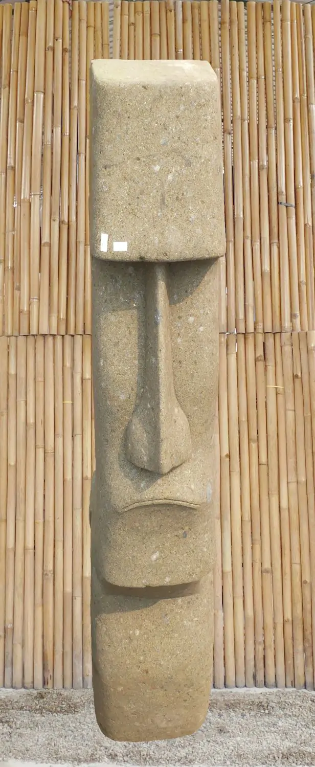  Product image 2 of the product “Moai head, 300 cm H | Natural stone (Basanit), stonemasonry ”
